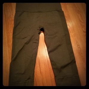 Lululemon Crop - Olive Green
